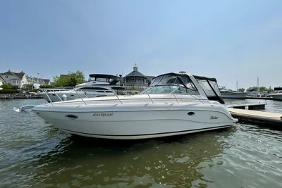 Rinker 310 Fiesta Vee