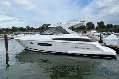 Regal 42 Sport Coupe