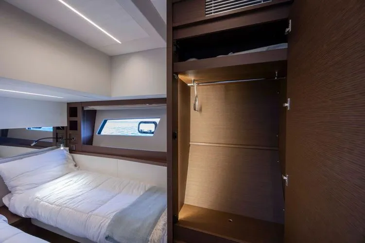 Never Lost Yacht Photos Pics 2023 Prestige 520 - Image 49