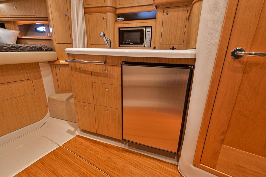 2013 Four Winns Vista 375