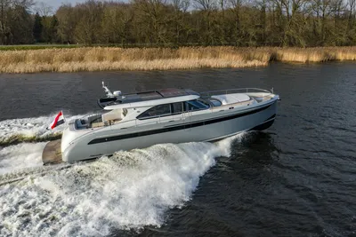 2022 Steeler 56S Performance