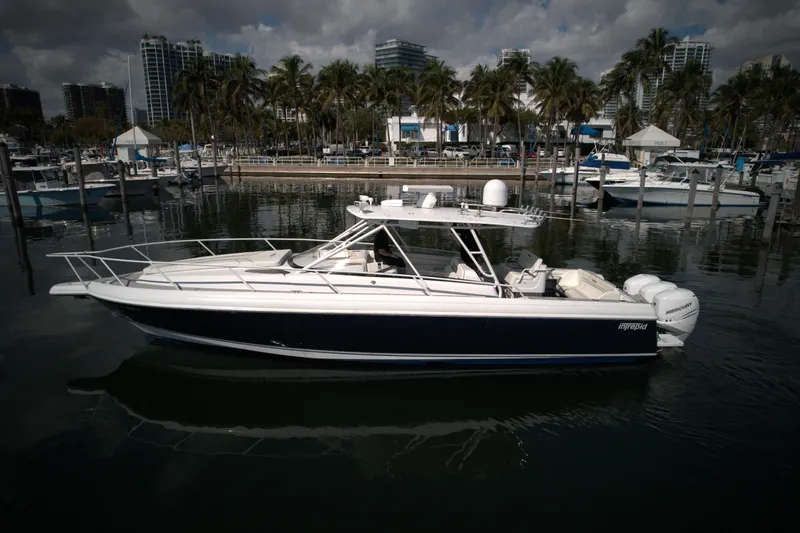 377 Walkaround Cuddy Yacht Photos Pics 