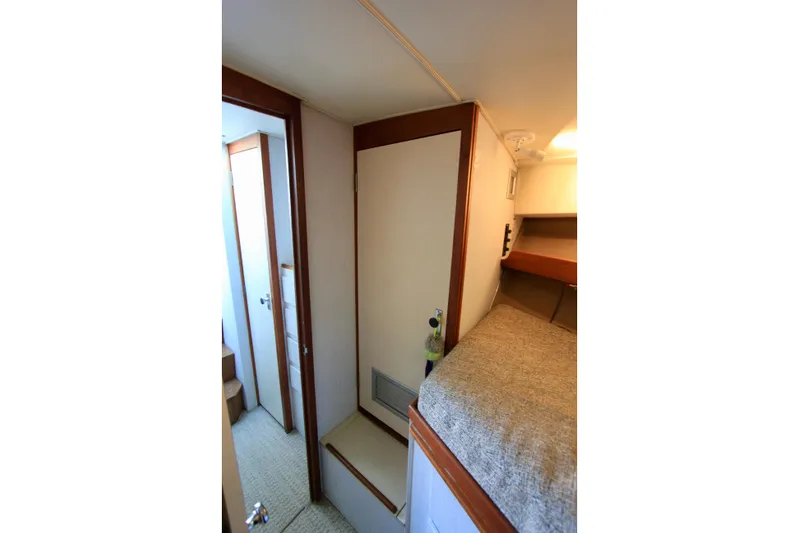 La Dorada Yacht Photos Pics full length closets and foot locker.