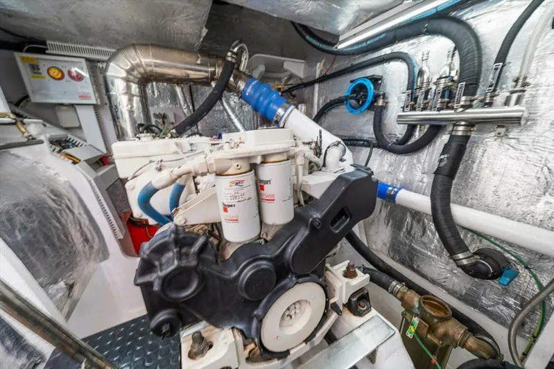 Magic Yacht Photos Pics 2018 Horizon Pc52 - Image 52