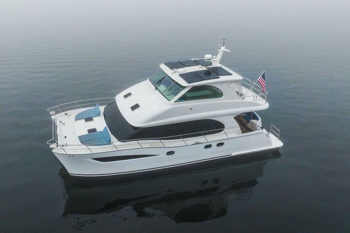2018 Horizon 52 