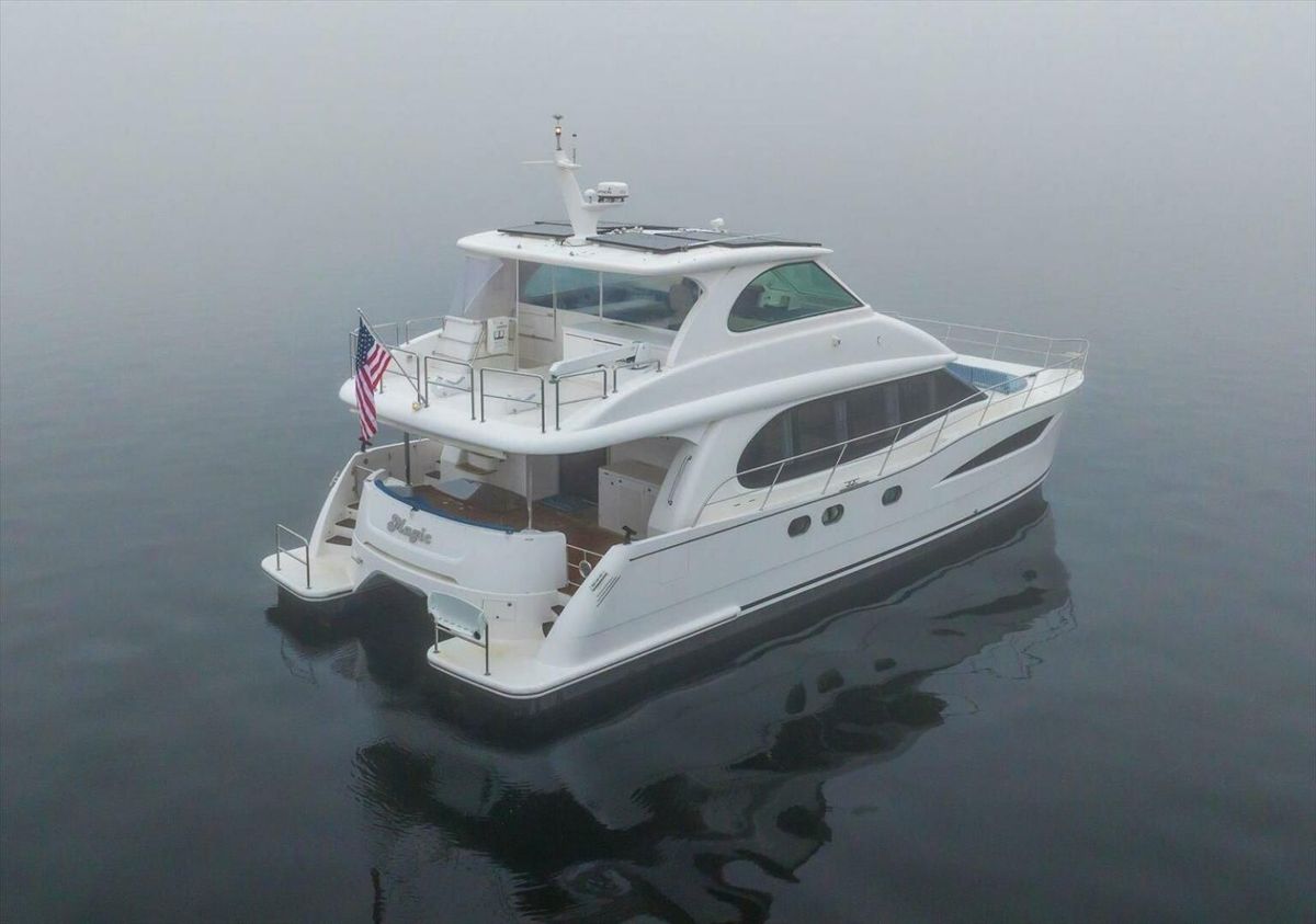 2018 Horizon 52 