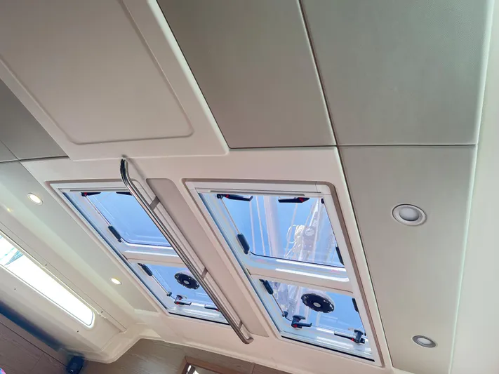 Eto Mio Yacht Photos Pics Salon Overhead Hatches