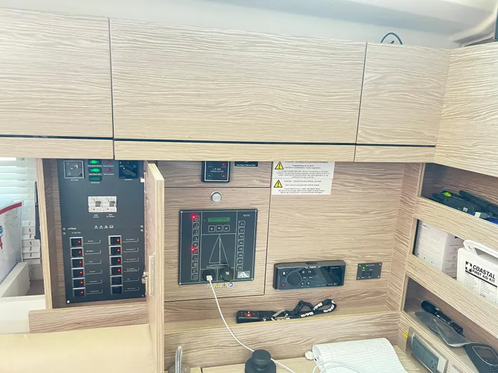 Eto Mio Yacht Photos Pics Nav Station Electronics