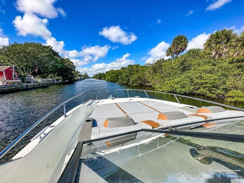 2022 Beneteau America Flyer 10
