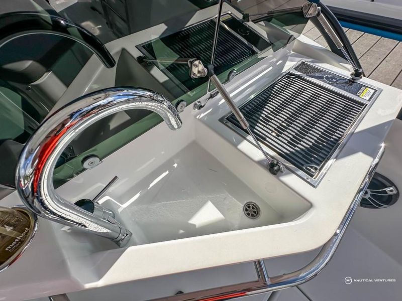2022 Beneteau America Flyer 10