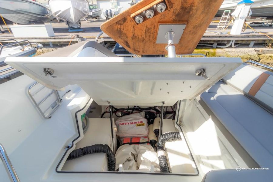 2022 Beneteau America Flyer 10