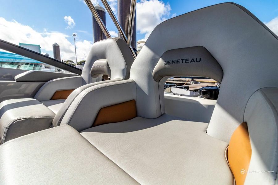 2022 Beneteau America Flyer 10