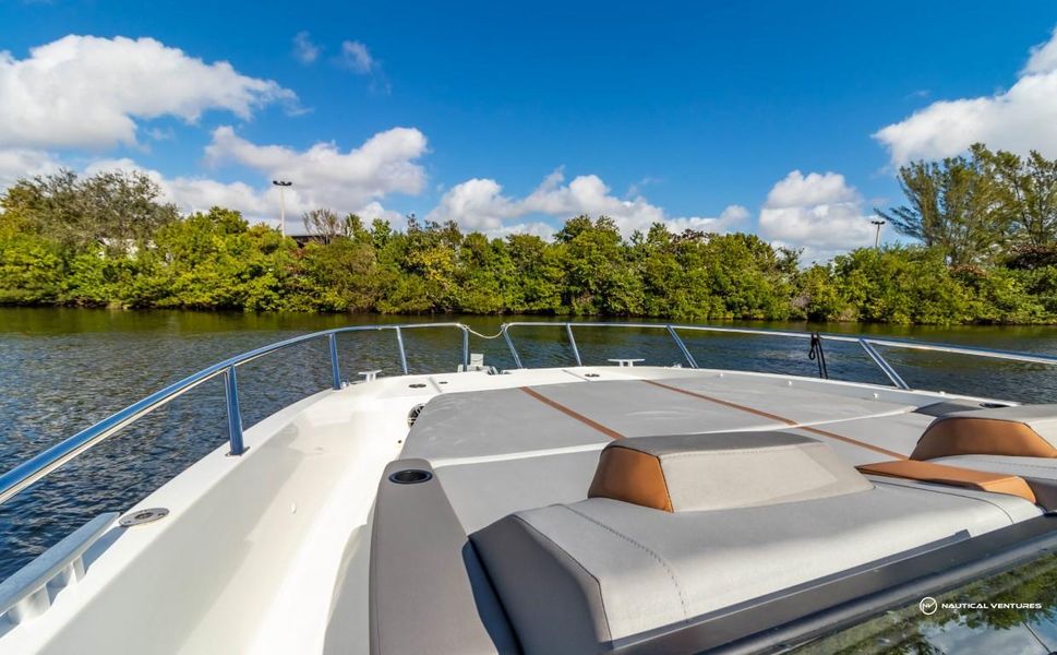 2022 Beneteau America Flyer 10