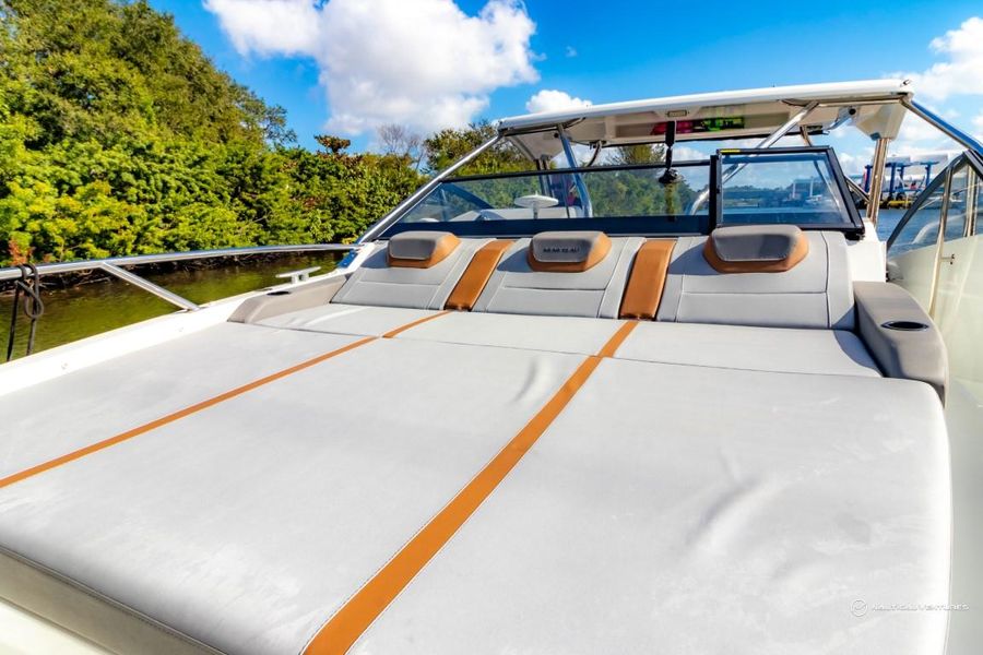 2022 Beneteau America Flyer 10