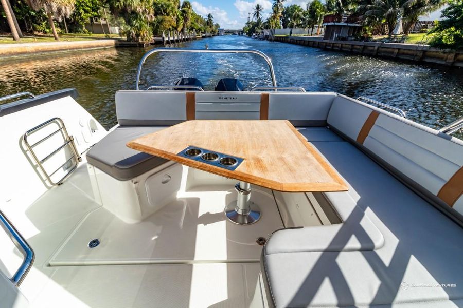 2022 Beneteau America Flyer 10