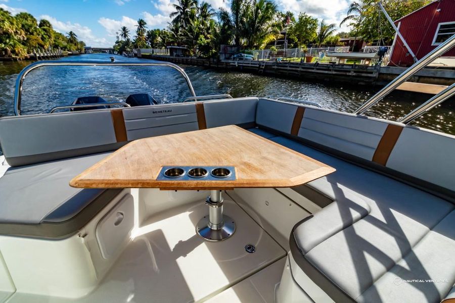 2022 Beneteau America Flyer 10