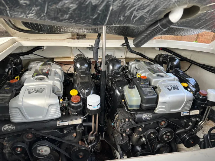  Yacht Photos Pics Twin V8 engines in a 2016 Sea Ray 350 SLX boat.