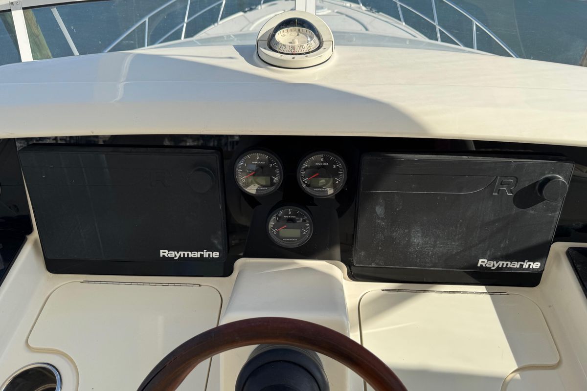 2009 Ovation 52 
