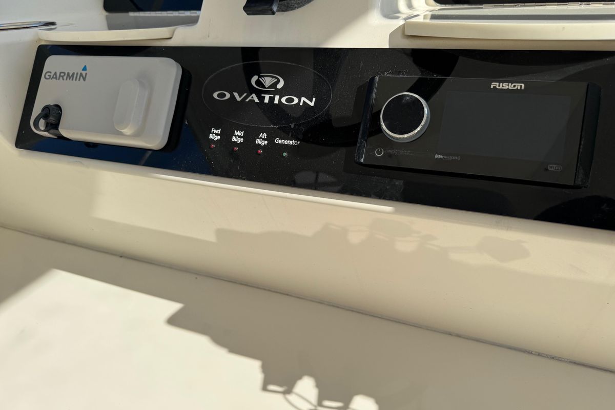 2009 Ovation 52 