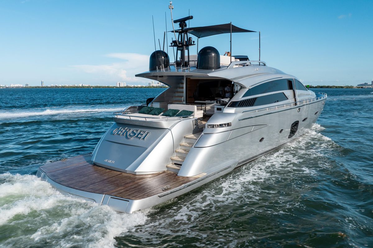 2012 Pershing 92 