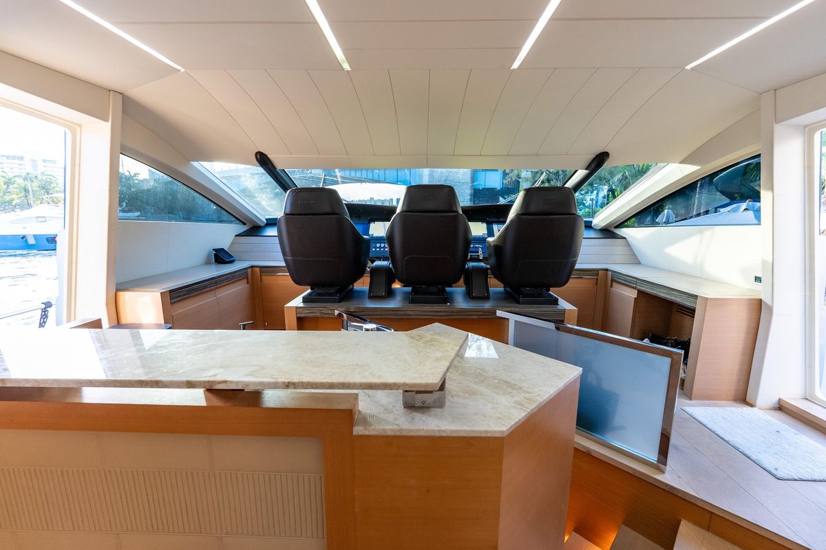 2012 Pershing 92 