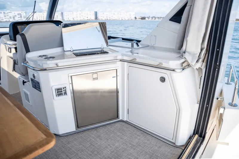 Lost & Found Yacht Photos Pics 