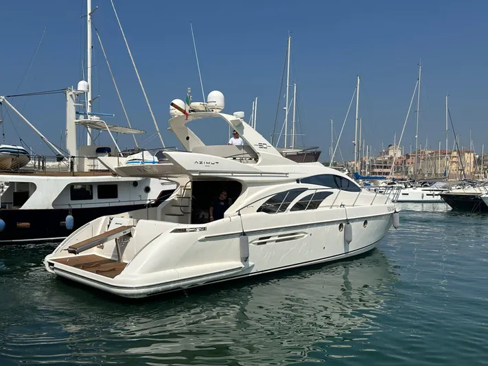 Azimut Benetti Fly 50 Yacht Photos Pics 
