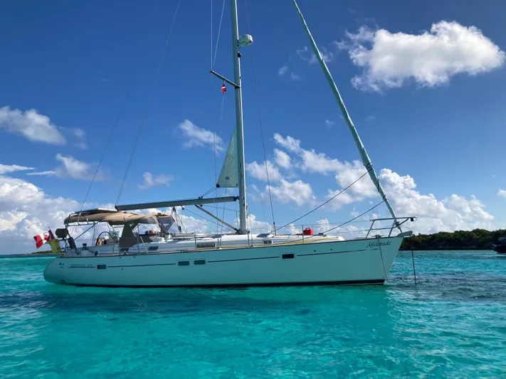 Aficionado Yacht Photos Pics 