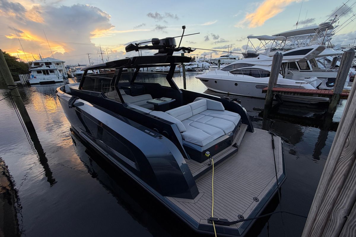 2022 Vanquish Yachts 43 