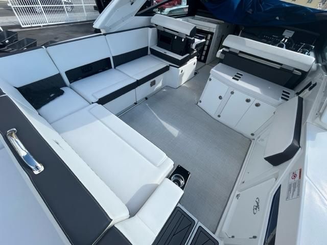 2022 Monterey BOWRIDER 378SE