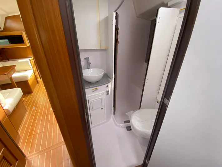 Catalina 425 In Stock Yacht Photos Pics 