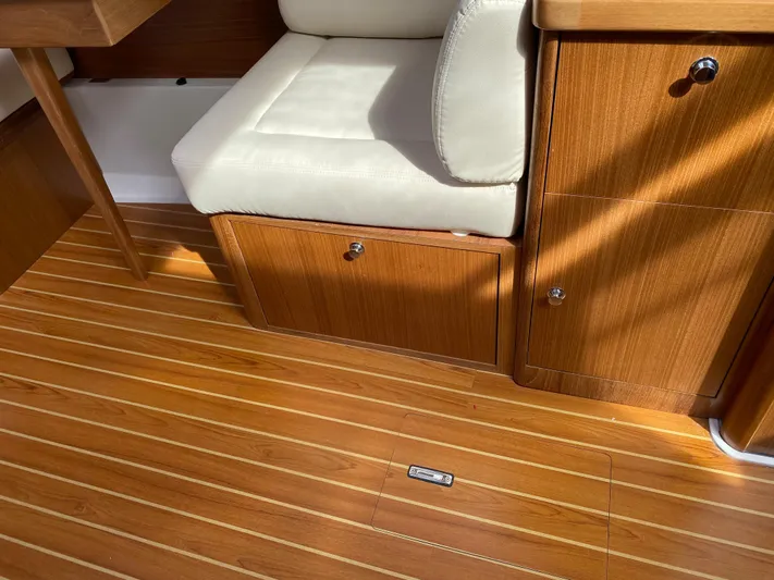 Catalina 425 In Stock Yacht Photos Pics 