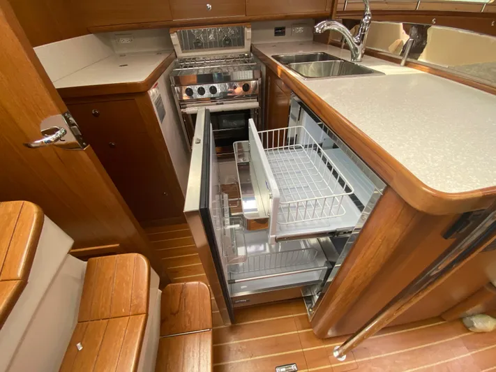 Catalina 425 In Stock Yacht Photos Pics 