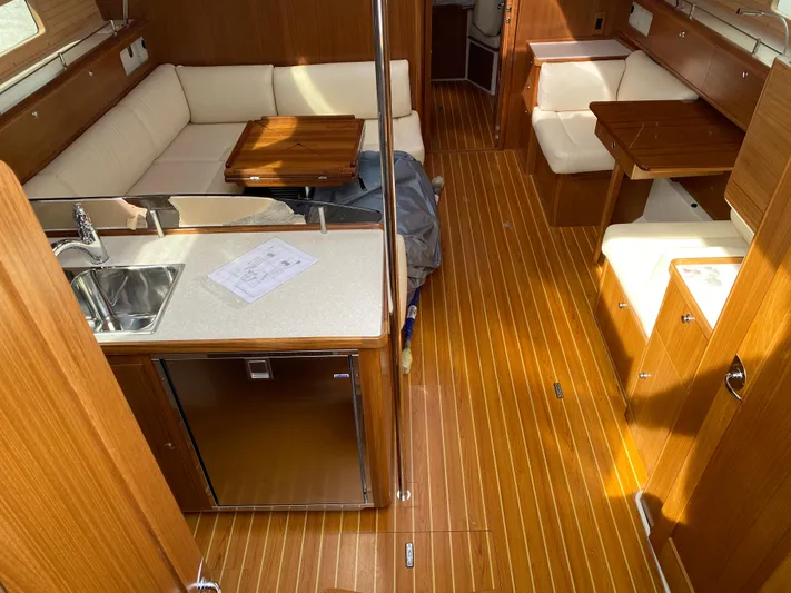 Catalina 425 In Stock Yacht Photos Pics Luxurious interior of 2024 Catalina 425 yacht with wood flooring and modern amenities.