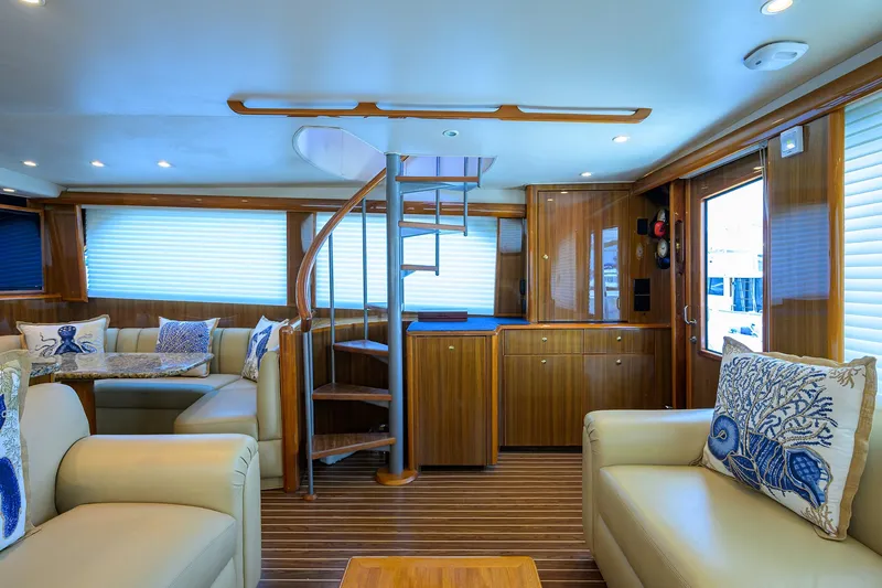 Bobkat Yacht Photos Pics Viking 61 Bobkat - Interior Salon