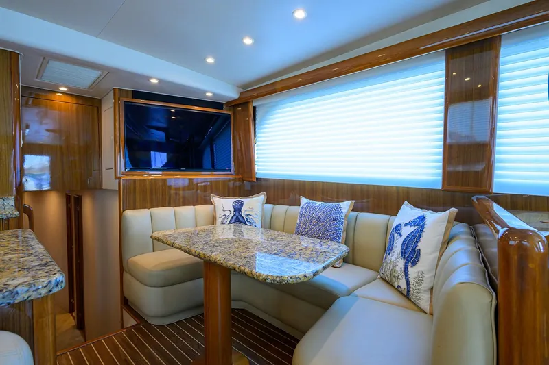 Bobkat Yacht Photos Pics Viking 61 Bobkat - Interior Dinette