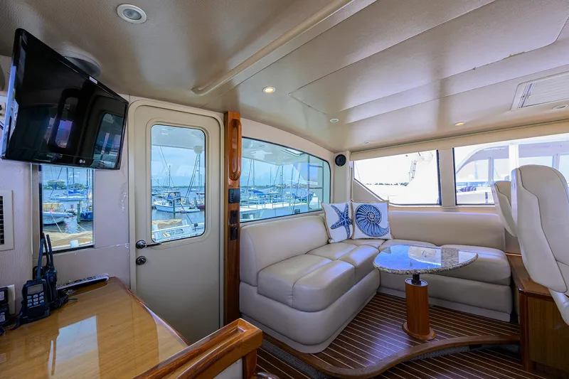 Bobkat Yacht Photos Pics Viking 61 Bobkat - Enclosed Flybridge