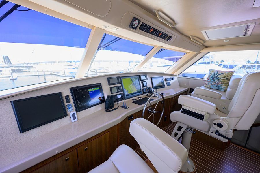 2006 Viking 61 Enclosed Bridge