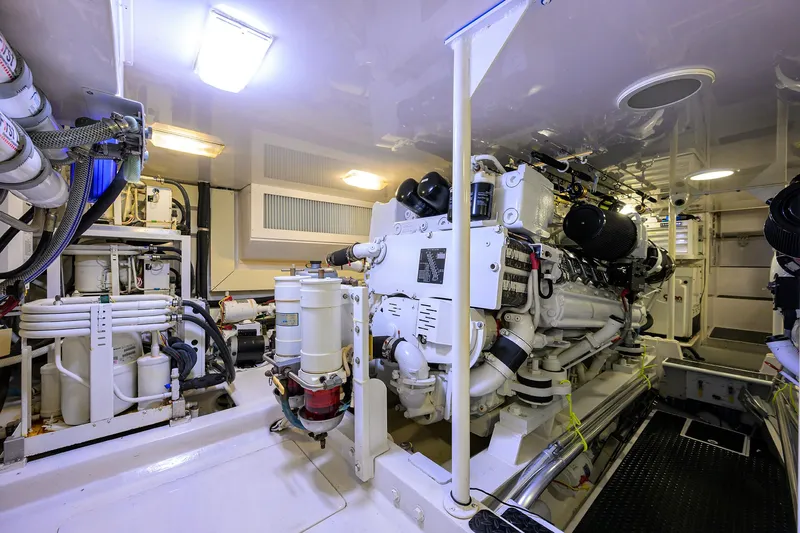 Bobkat Yacht Photos Pics Viking 61 Bobkat - Engine Room