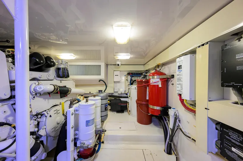 Bobkat Yacht Photos Pics Viking 61 Bobkat - Engine Room