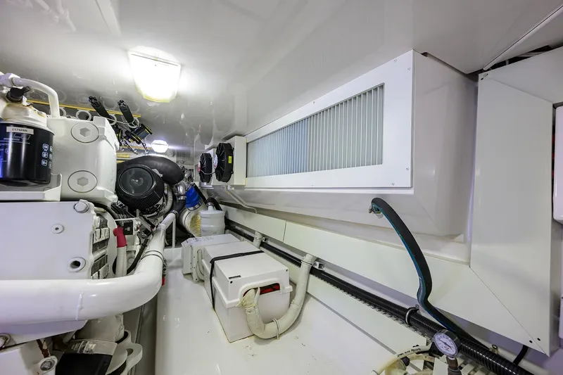 Bobkat Yacht Photos Pics Viking 61 Bobkat - Engine Room