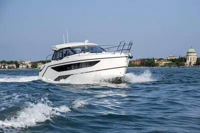 2025 Bavaria SR35