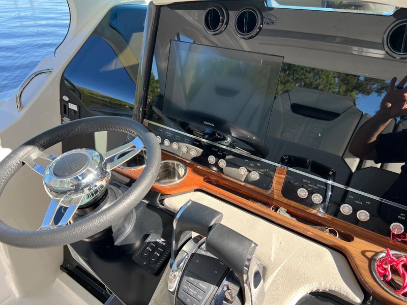 2022 Tiara Yachts 34 LS