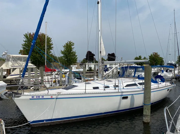 Hubie Yacht Photos Pics 