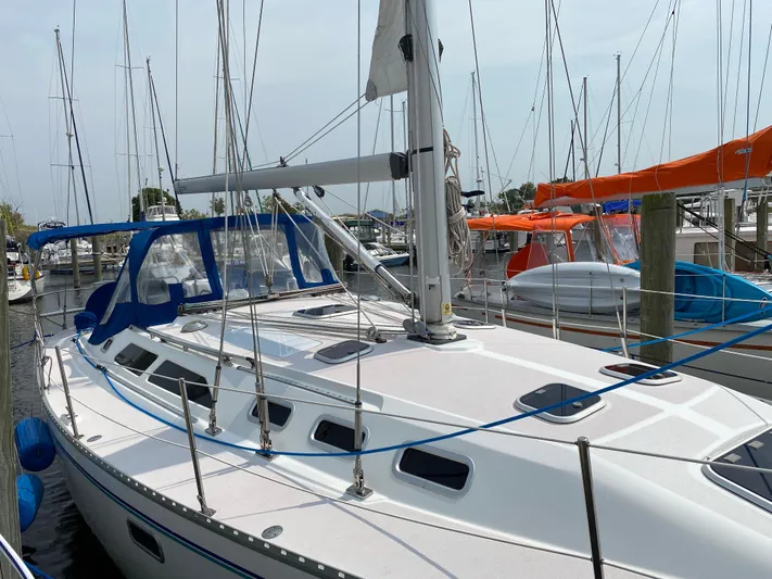 Hubie Yacht Photos Pics 