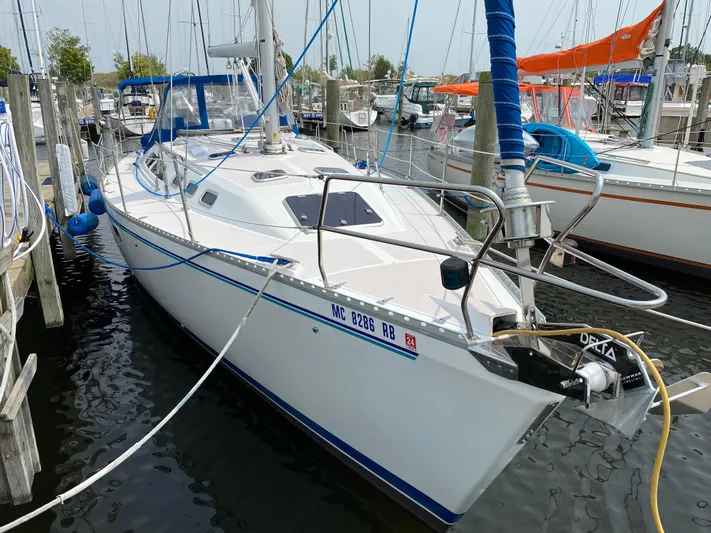 Hubie Yacht Photos Pics 