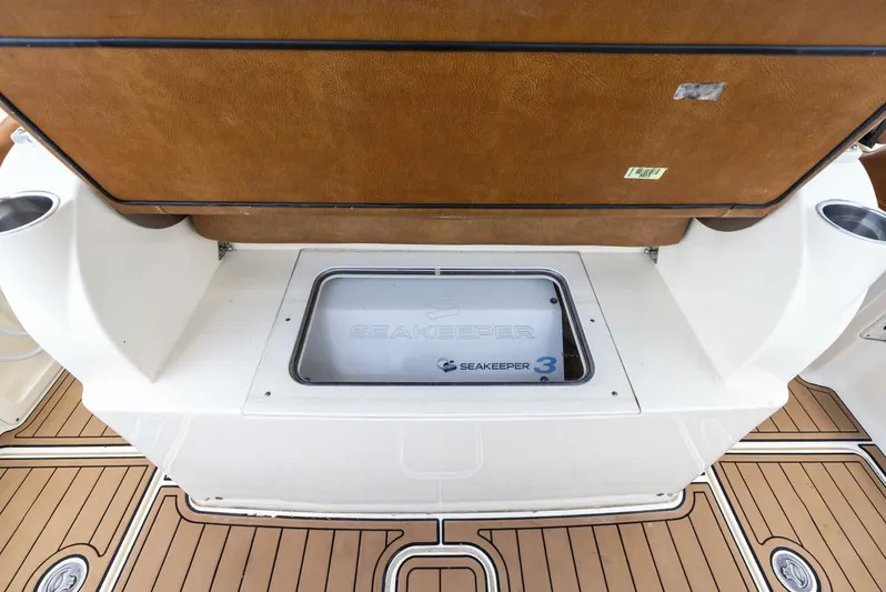  Yacht Photos Pics 2018 Scout 355 Lxf - Image 9