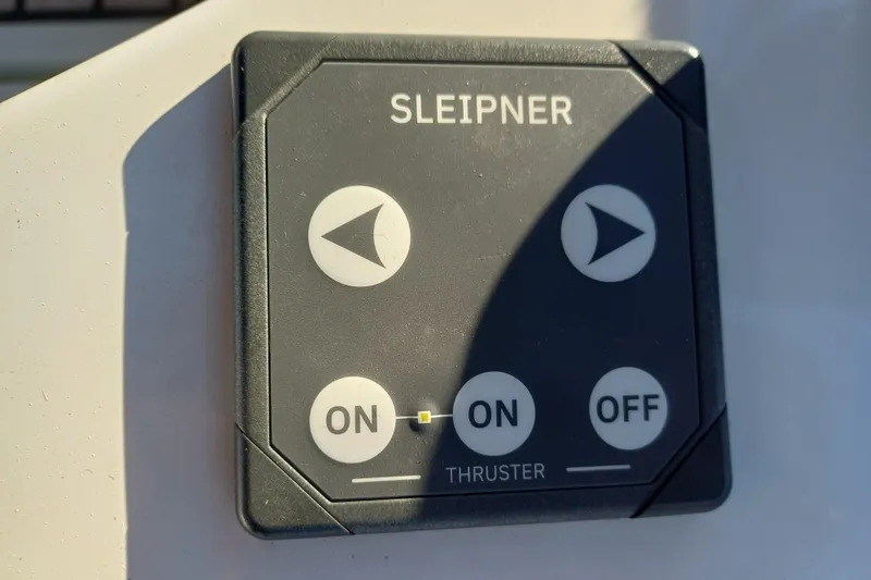 Prima Yacht Photos Pics Control panel for Sleipner thruster on 2024 Jeanneau Sun Odyssey 349 yacht.