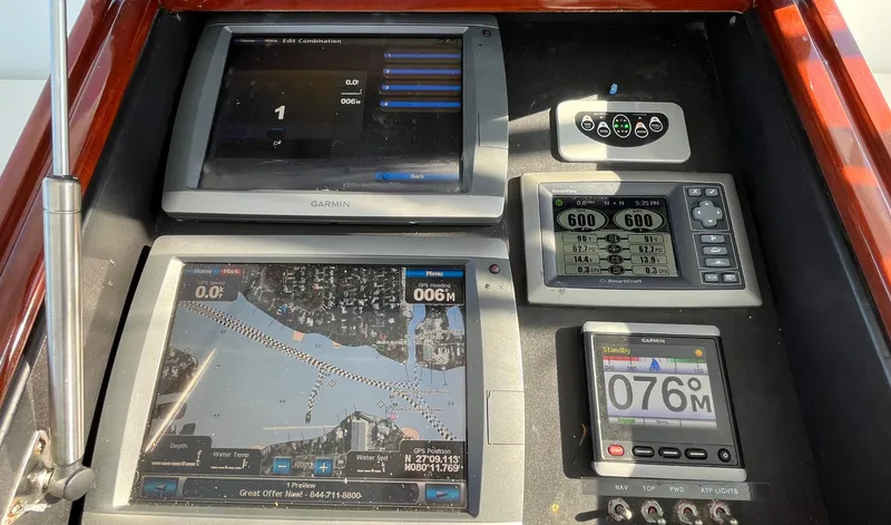 Big Blue Yacht Photos Pics Rybovich 45 BIG BLUE - Helm Electronics