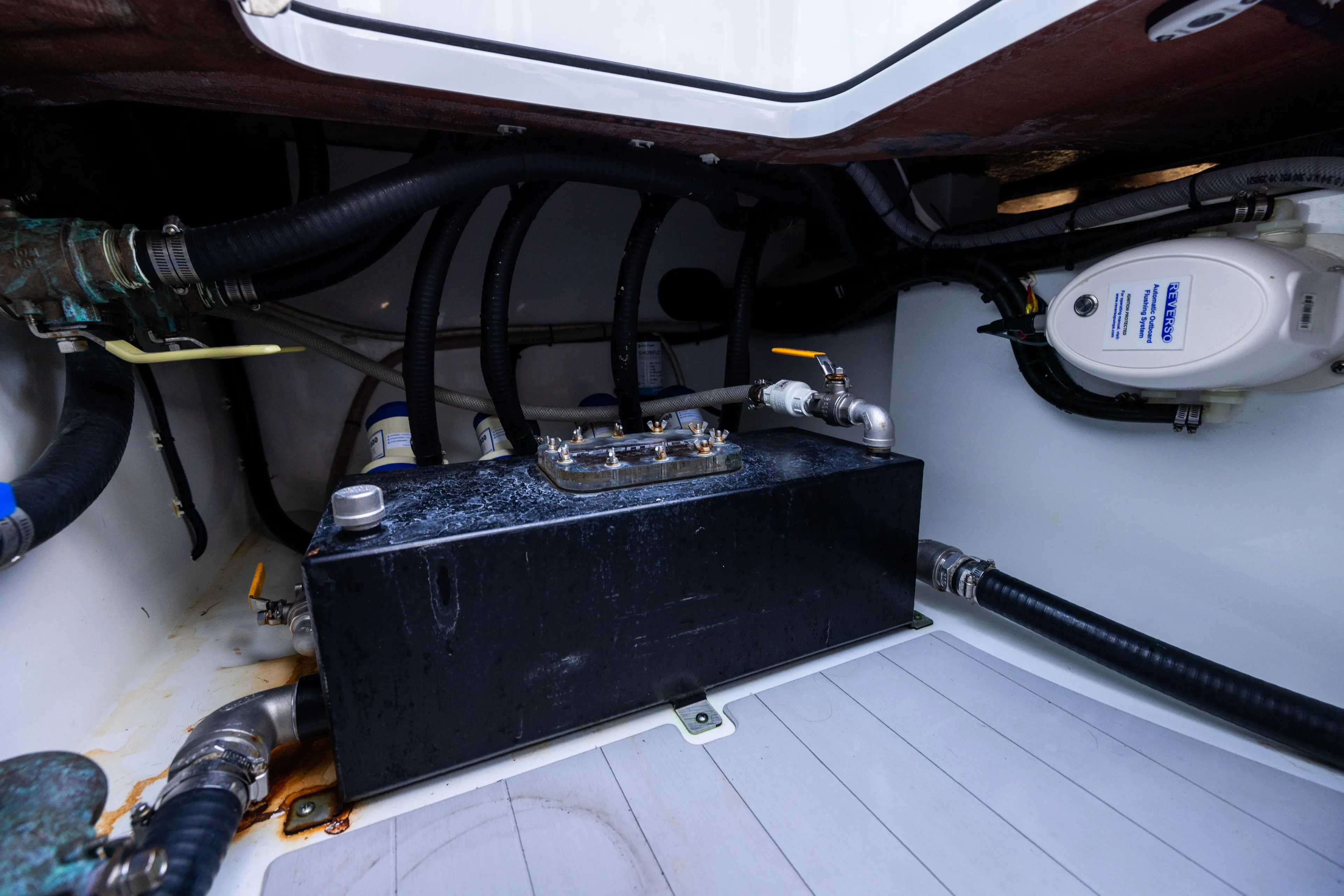  Yacht Photos Pics Freeman 43 boat engine compartment, 2022 model, showcasing mechanical components and wiring.